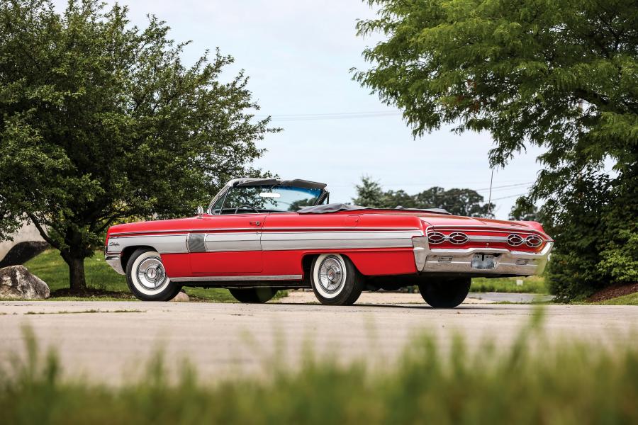  Oldsmobile Starfire Convertible (3667) 1962 года  (фото 3 из 35)
